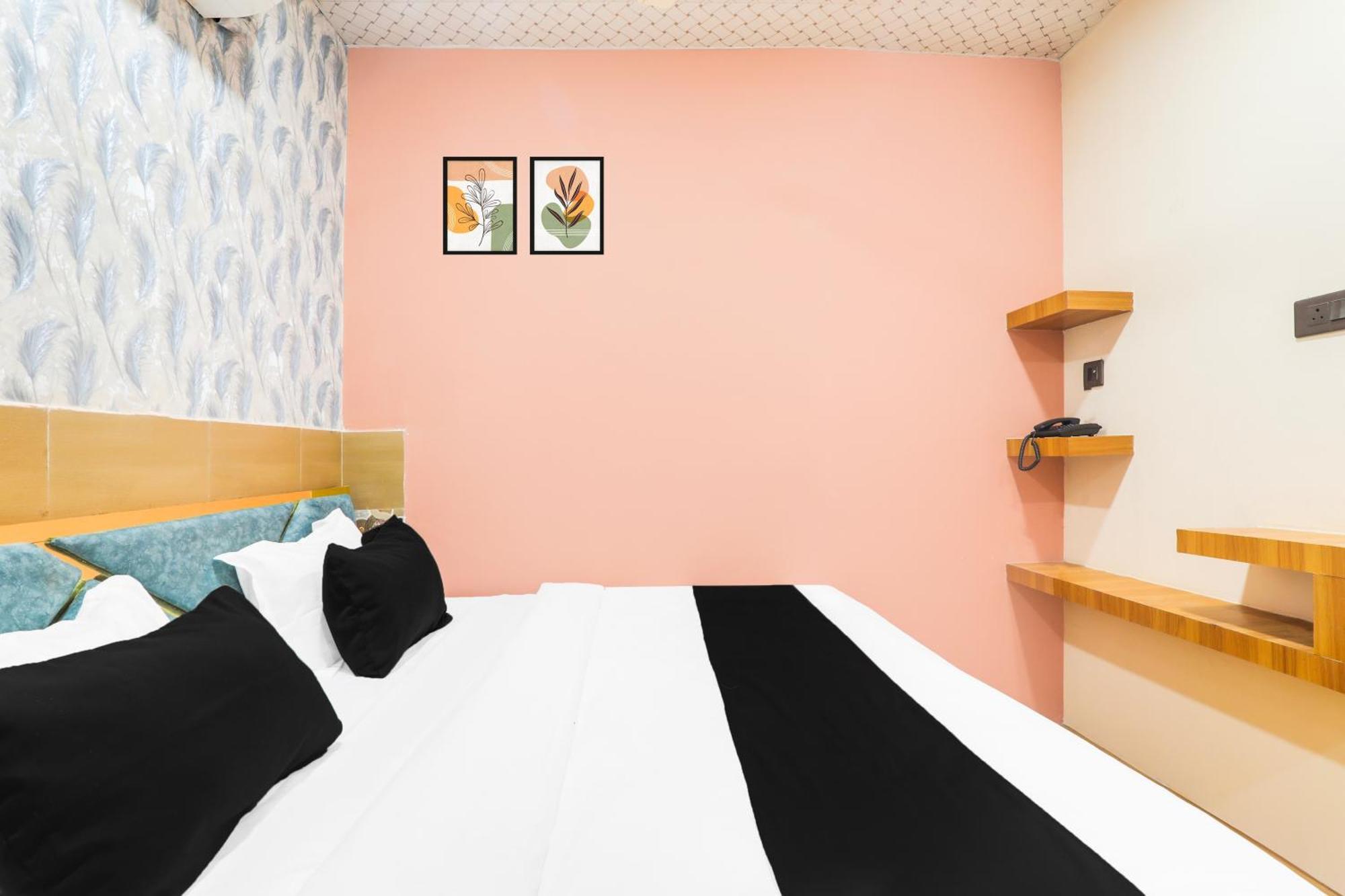Hotel O V. K Palace Inn Lucknow Ngoại thất bức ảnh