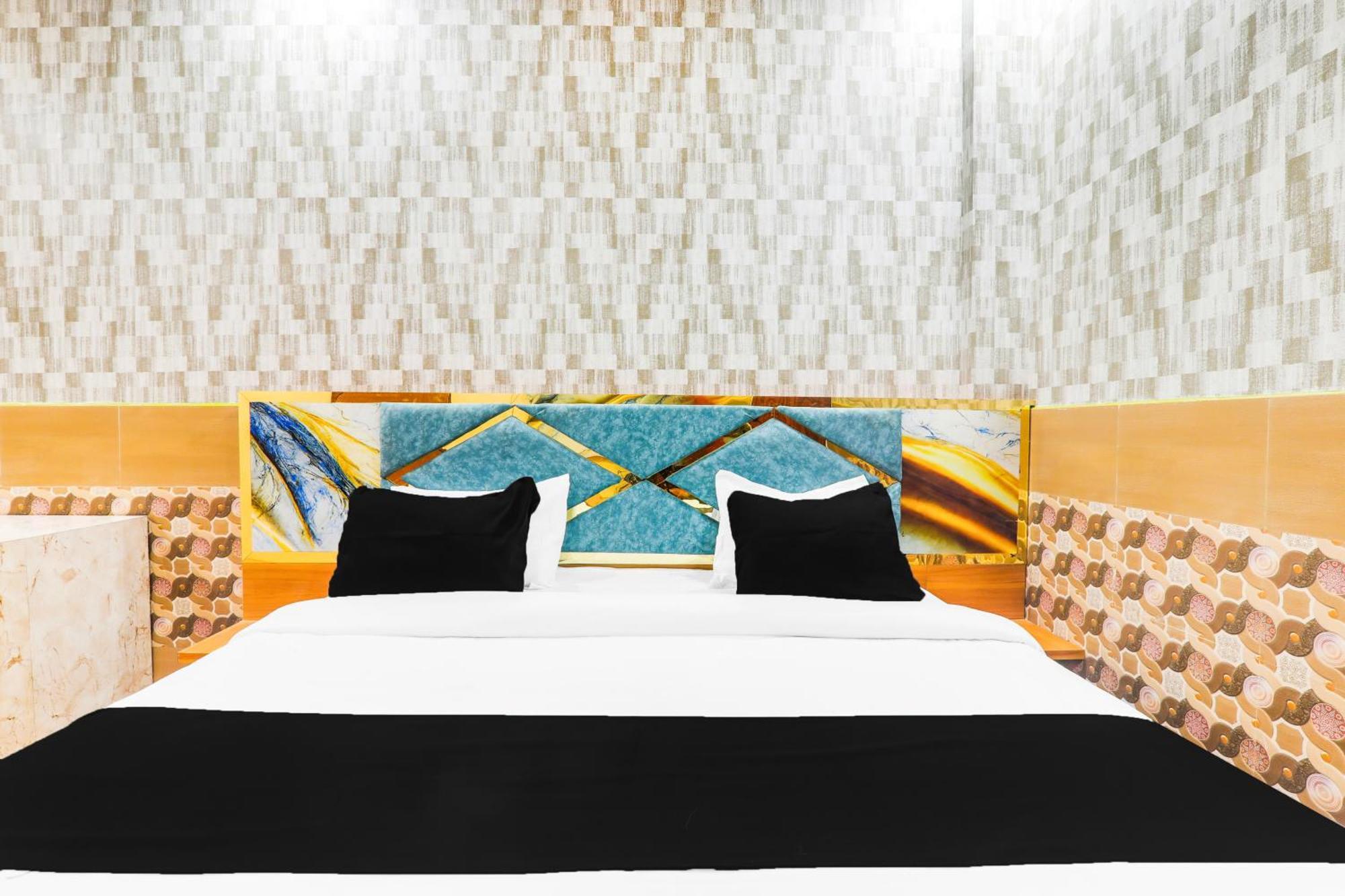 Hotel O V. K Palace Inn Lucknow Ngoại thất bức ảnh