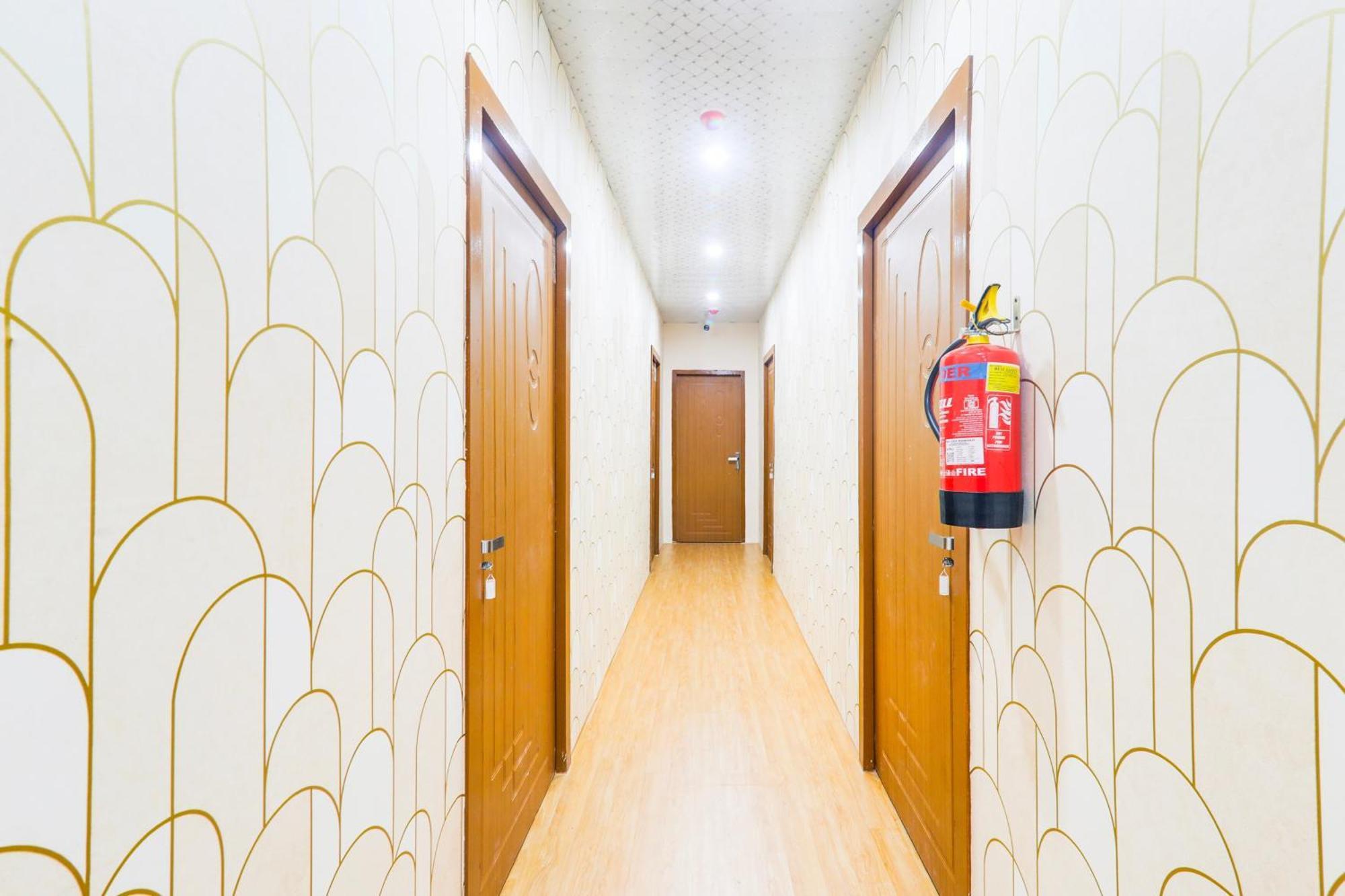Hotel O V. K Palace Inn Lucknow Ngoại thất bức ảnh